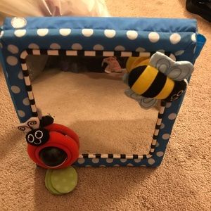 Baby mirror for tummy time
